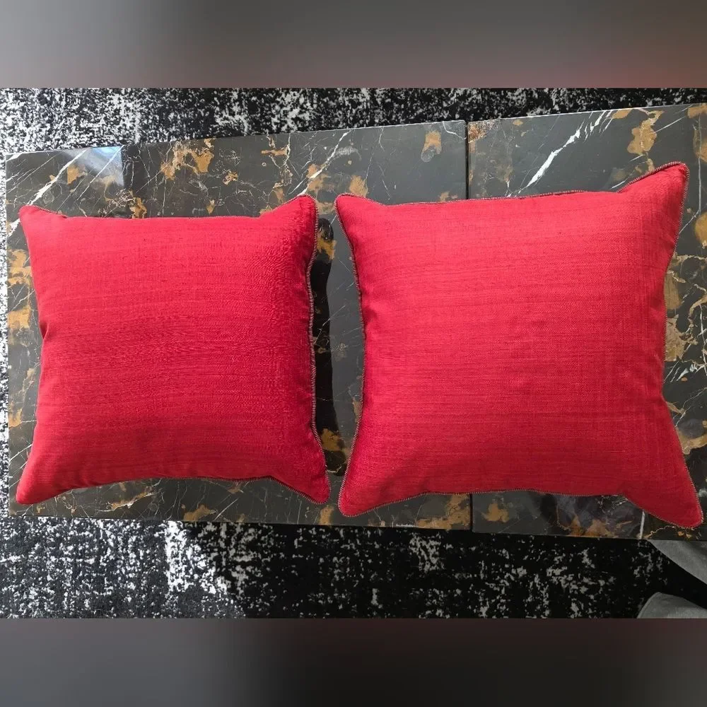 Crate & Barrel Hayward Pillow Cover Vermillion 18' Set Of 2 Silk Holiday Red